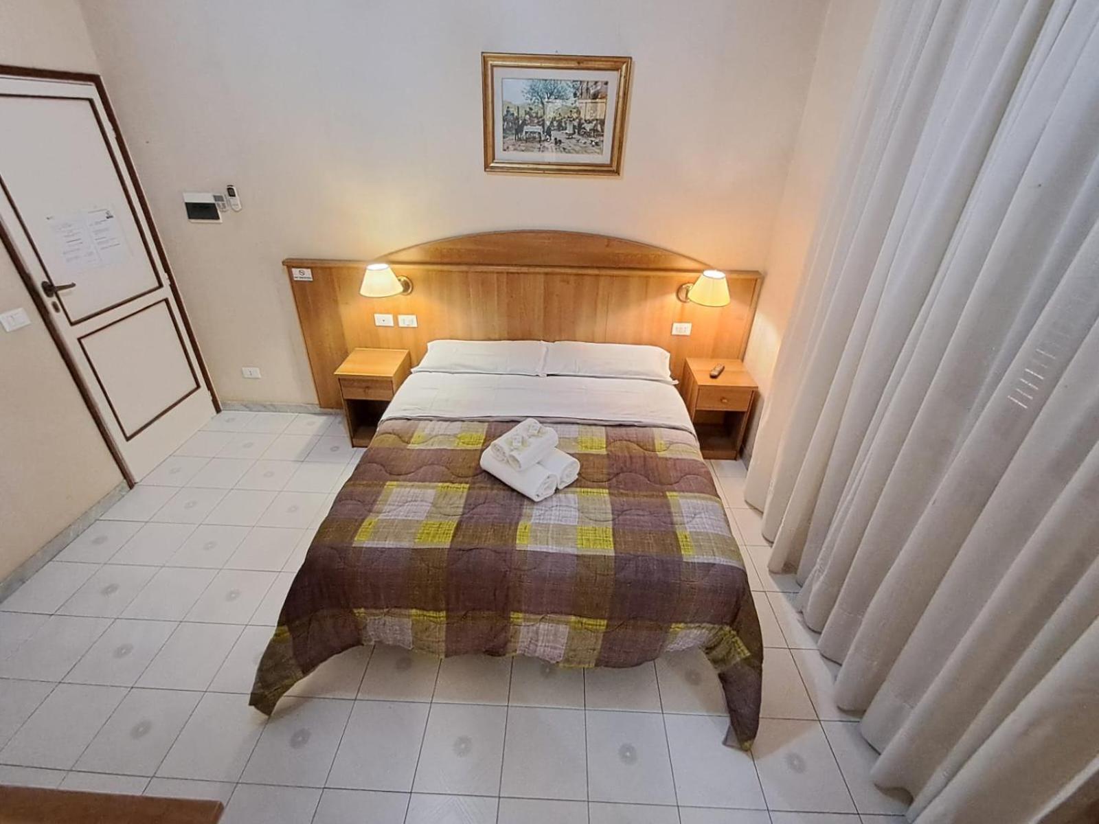 Nahid Accommodation Roma Esterno foto