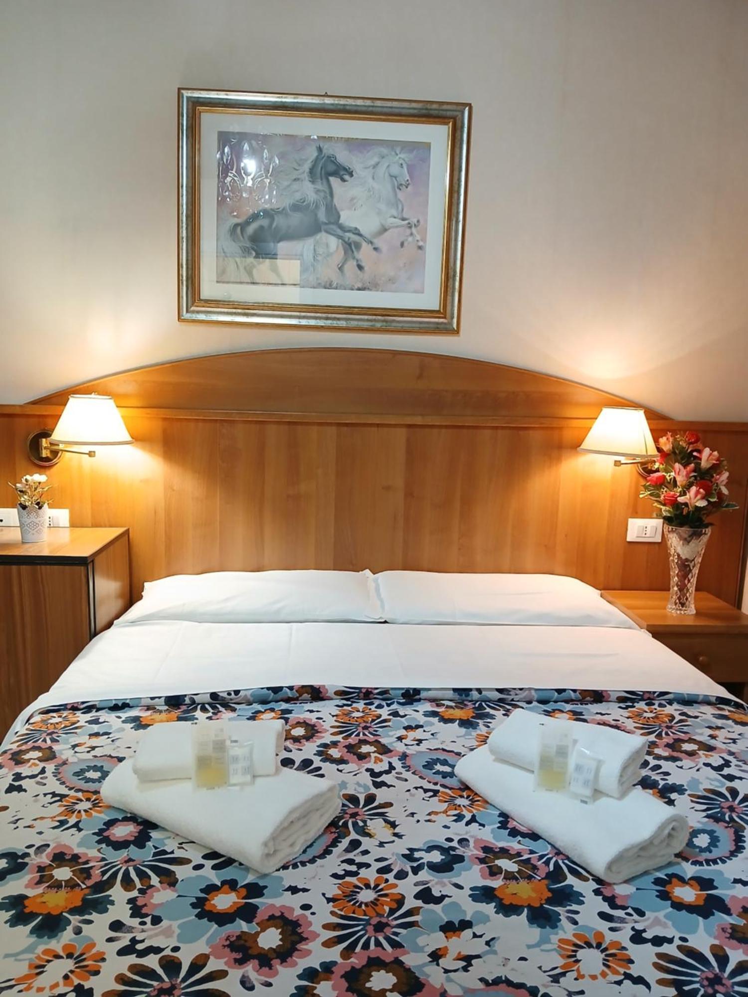 Nahid Accommodation Roma Esterno foto